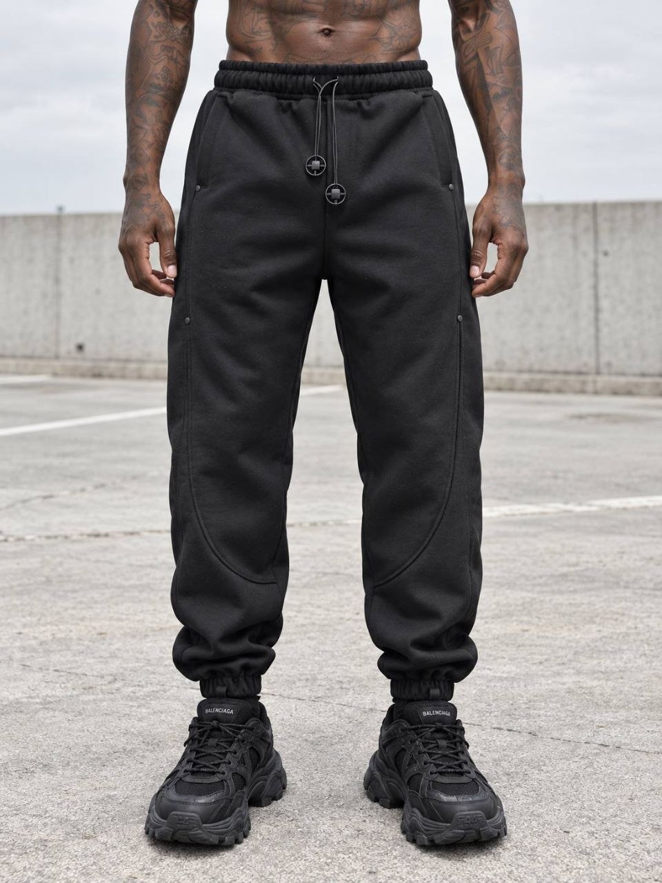 2495 (2) شلوار اسلش مشکی مردانه استایل خیابانی (Streetwear Jogger) - تصویر 1