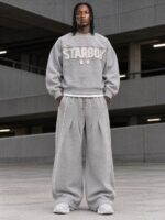 ست دورس و شلوار بگ طوسی طرح STARBOY با وصله‌دوزی و نوار دور - نمای جلو کامل